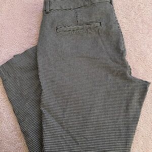 Old Navy Women’s Houndstooth Dress Pants - Black and White